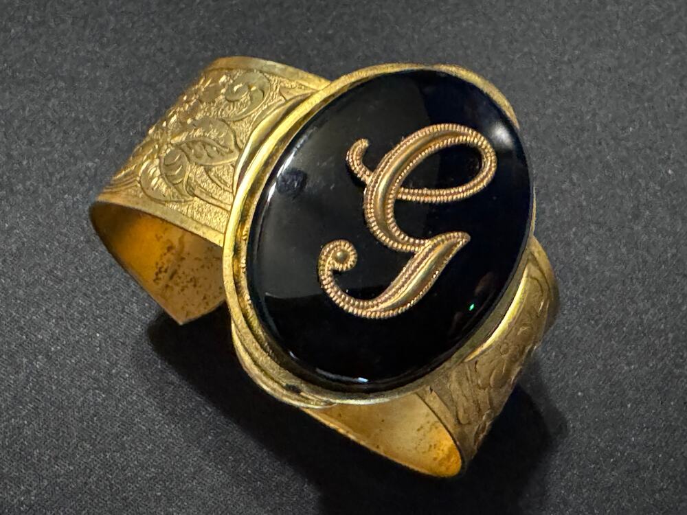 Vintage Wide Etched Gold Tone Cuff Black Oval Center Cursive G